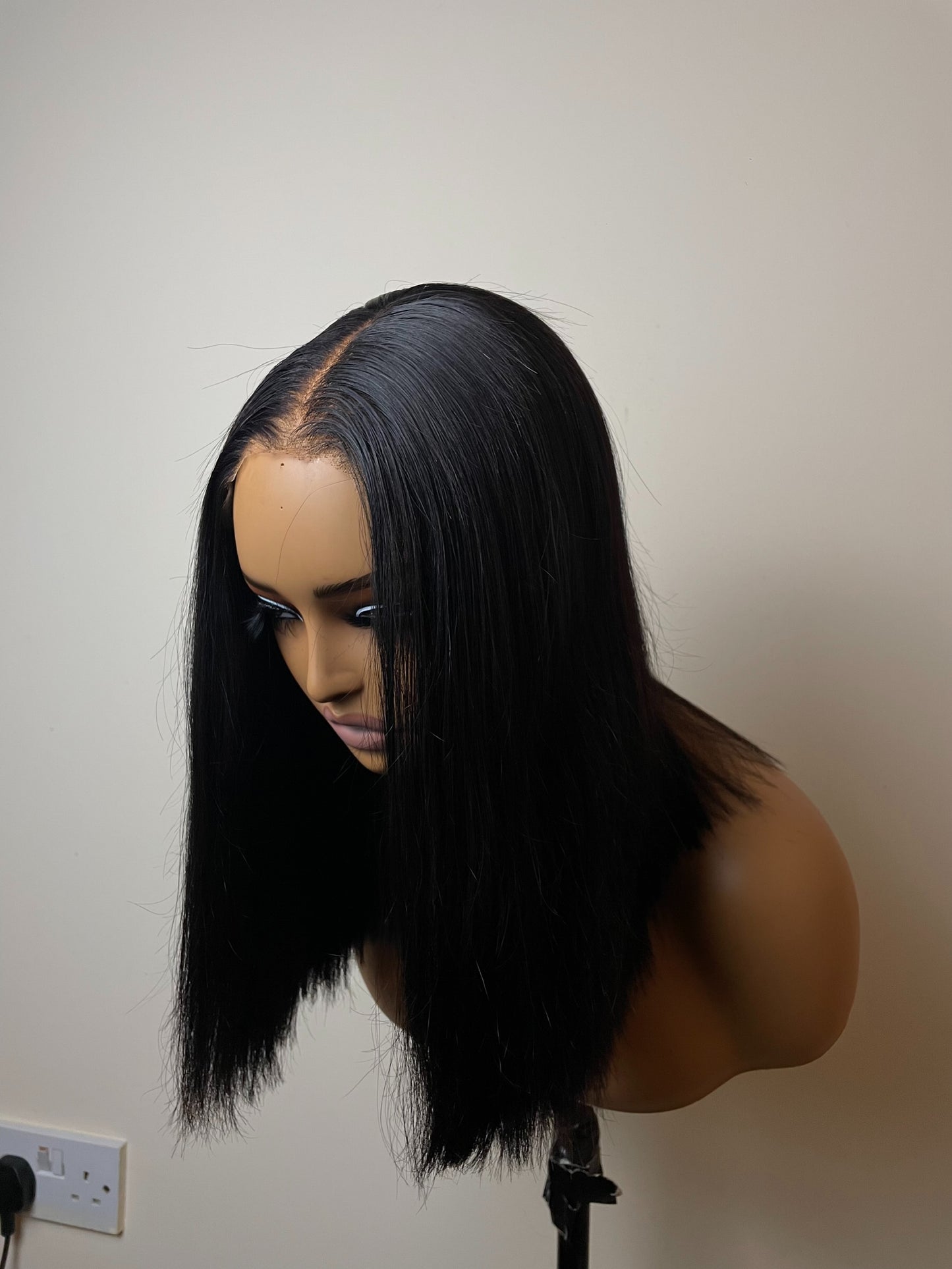 LOUNIQUE HD Lace Wig #1B
